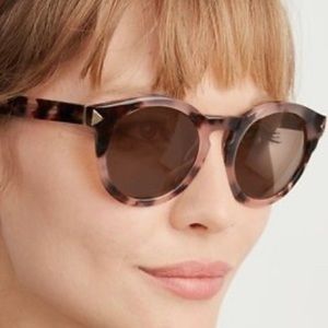 Stella & Dot Influencer sunglasses